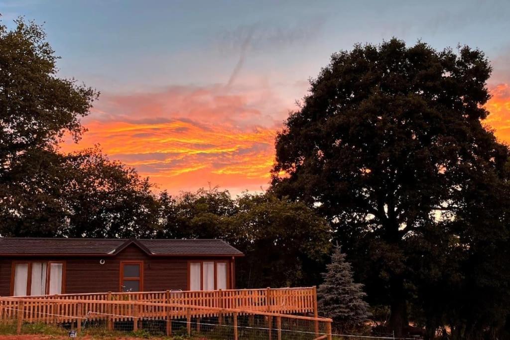 The At Meadow Hope * Hereford